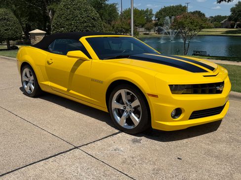 Used 2013 Chevrolet Camaro SS w/ RS Package RWD image 6