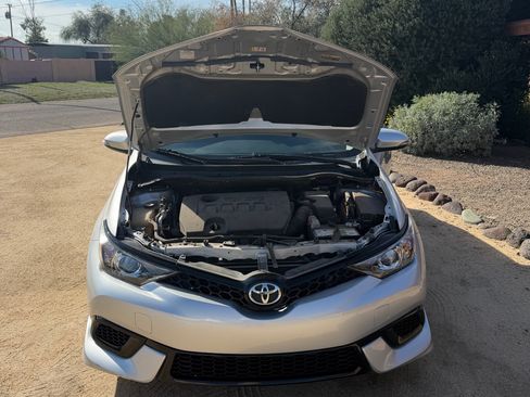 Used 2017 Toyota Corolla iM image 12