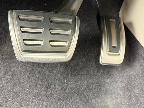 Used 2018 Volkswagen Atlas SEL w/ R-Line Package image 16