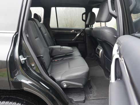 Used 2023 Lexus GX 460 Luxury image 16