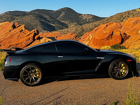 Used 2024 Nissan GT-R w/ Floor Mat Package AWD/4WD image 22