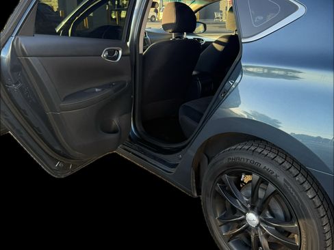 Used 2015 Nissan Sentra SV image 6