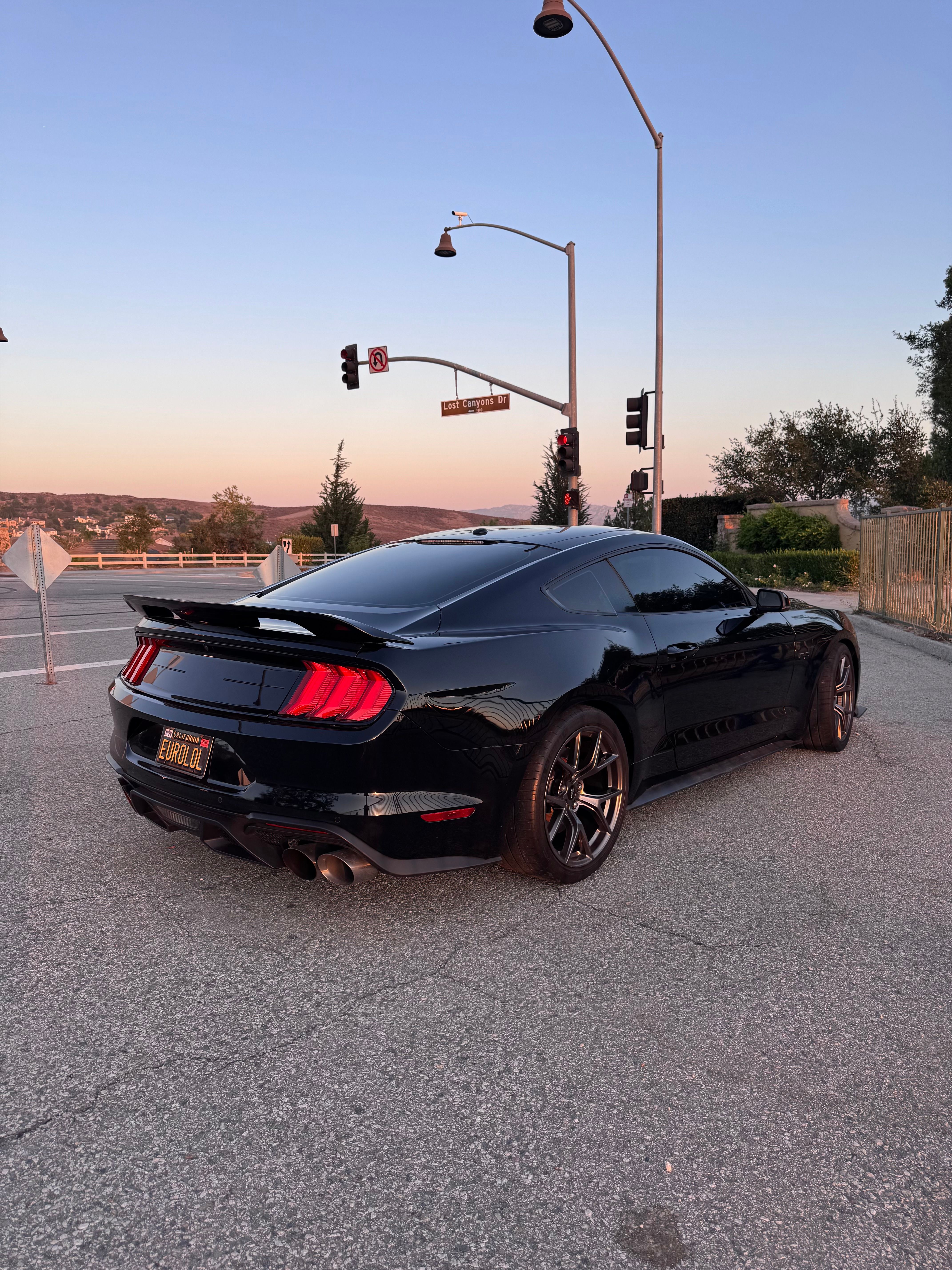 Used 2019 Ford Mustang GT Premium w/ Performance Package - Level 2 RWD image 4