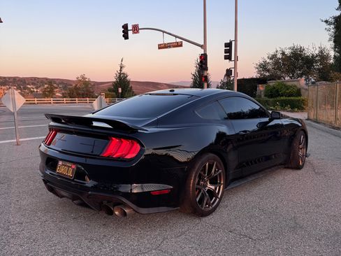 Used 2019 Ford Mustang GT Premium w/ Performance Package - Level 2 RWD image 4