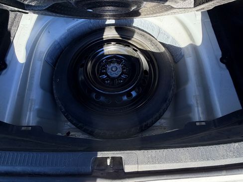 Used 2019 Toyota Camry SE image 13