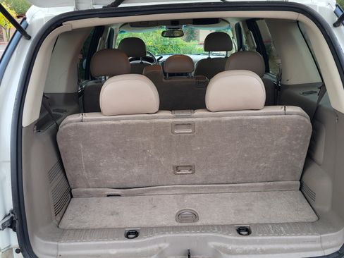 Used 2004 Ford Explorer Limited image 10