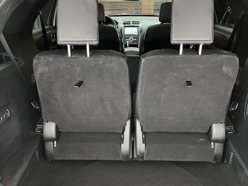 Used 2018 Ford Explorer Platinum image 11