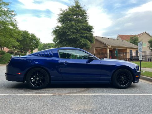 Used 2014 Ford Mustang Coupe w/ Equipment Group 102A RWD image 15