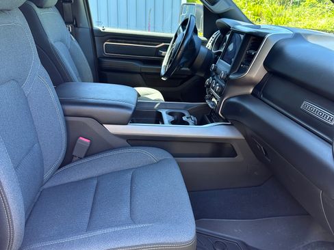 Used 2019 RAM 1500 Big Horn AWD/4WD image 11