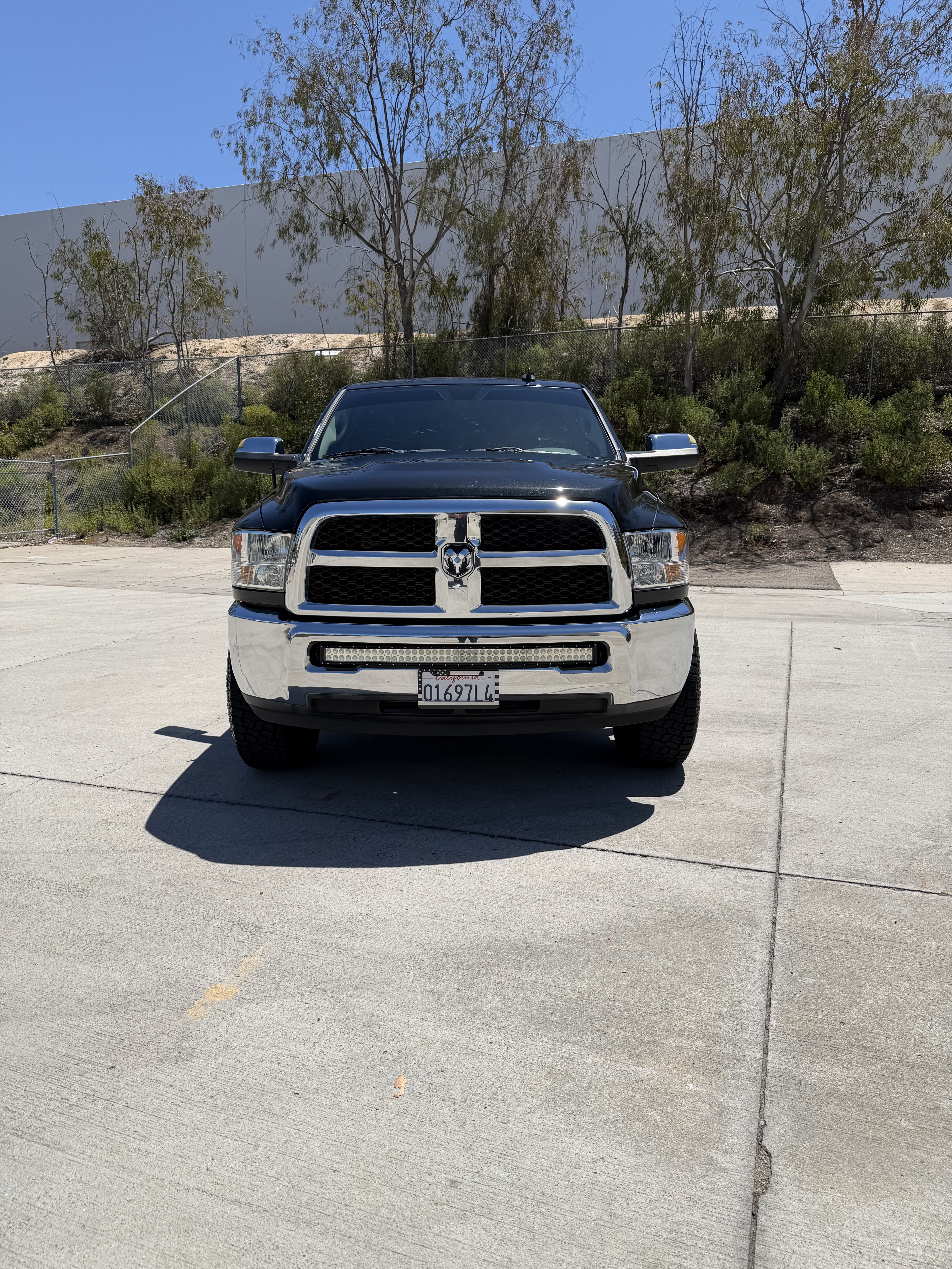 Used 2016 RAM 2500 SLT w/ Luxury Group RWD image 2