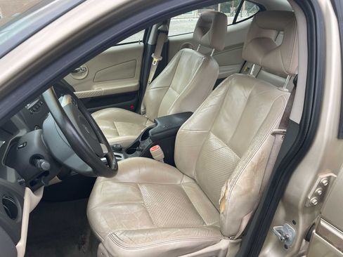 Used 2004 Pontiac Grand Prix GT2 w/ Leather Trim Pkg image 14