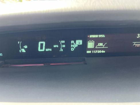 Used 2015 Toyota Prius Five FWD image 14