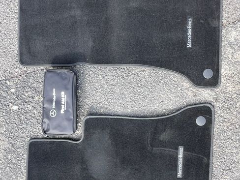 Used 2017 Mercedes-Benz E 300 4MATIC image 8