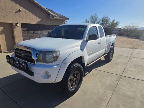 Used 2010 Toyota Tacoma 4x4 Access Cab V6 image 4