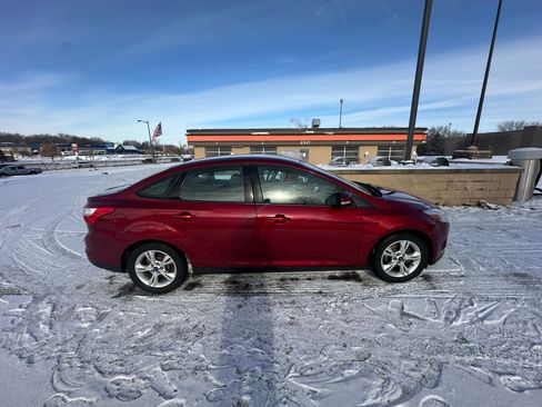 Used 2014 Ford Focus SE w/ SE Winter Package image 10