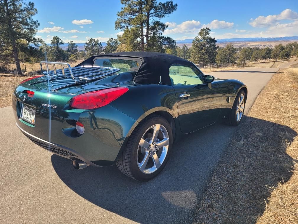 Used 2006 Pontiac Solstice Convertible w/ Premium Package RWD image 5