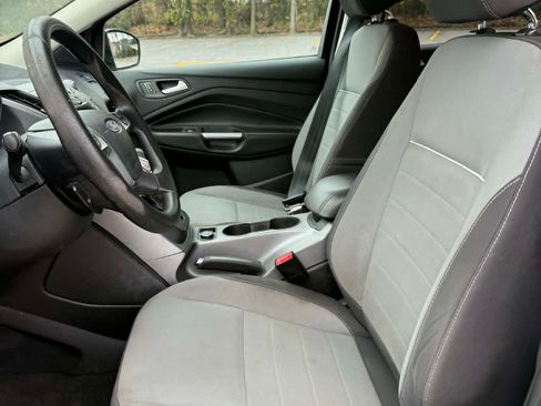 Used 2014 Ford Escape SE image 2