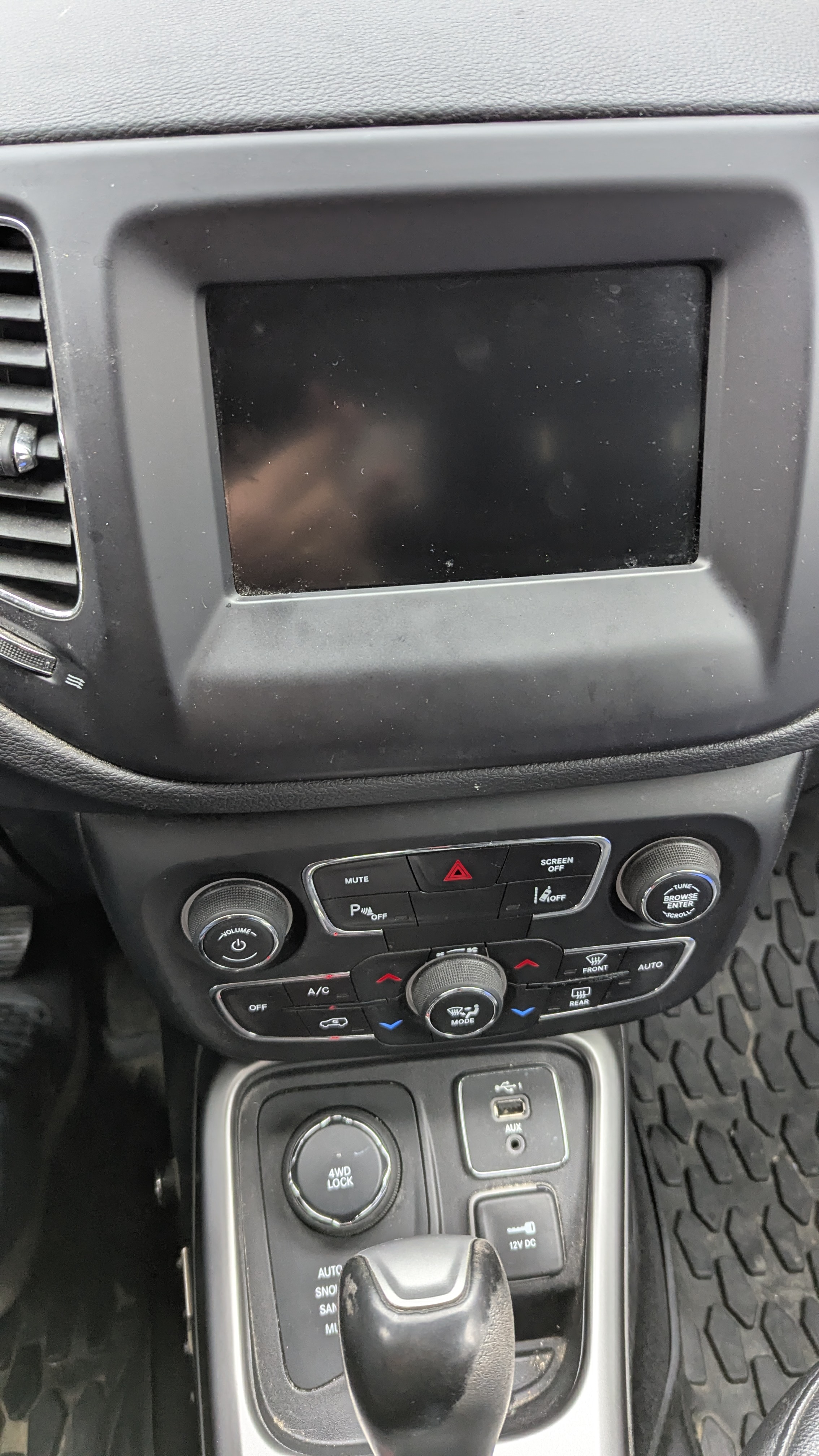 Used 2019 Jeep Compass Latitude w/ Safety & Security Group AWD/4WD image 9