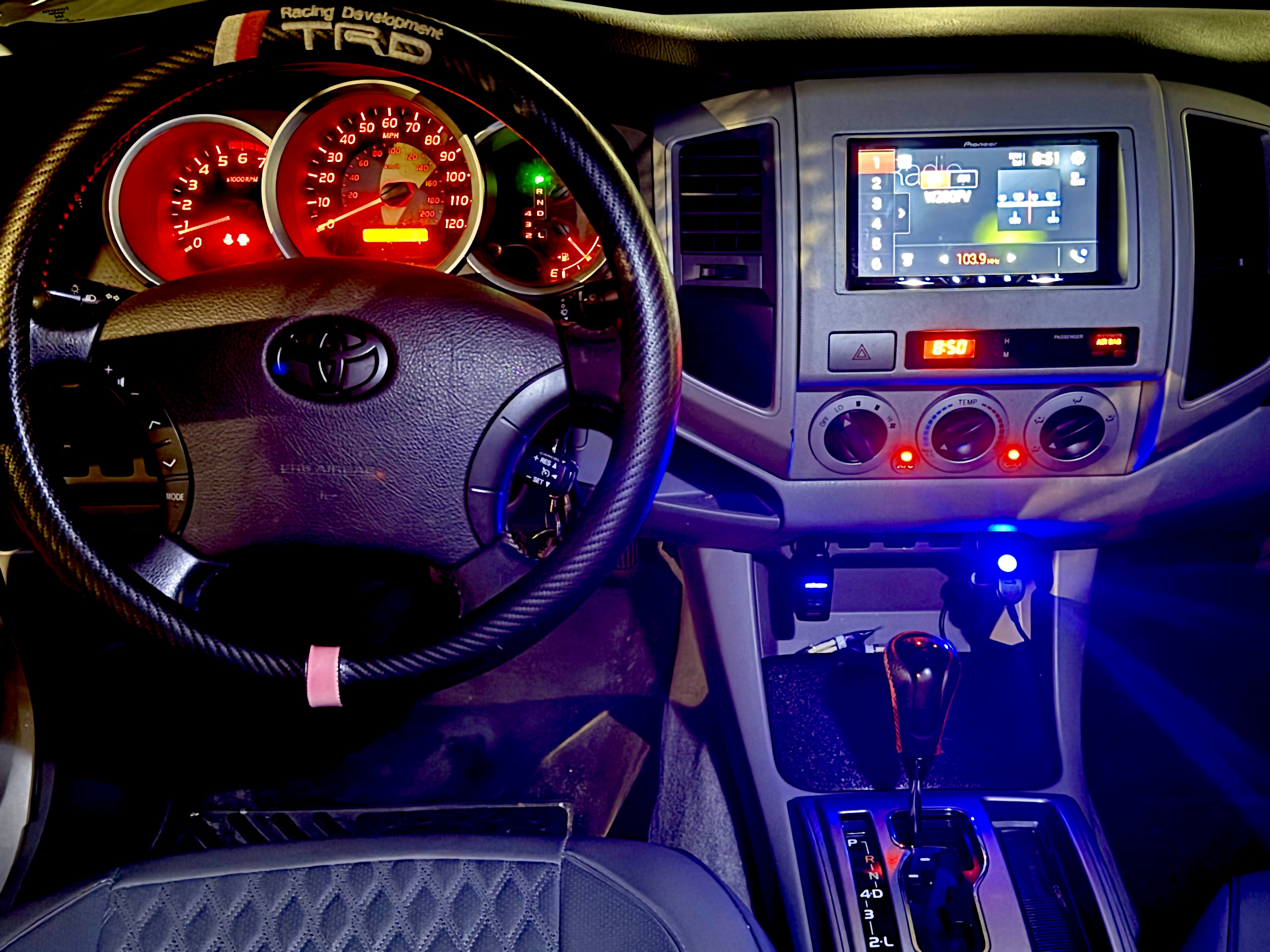 Used 2009 Toyota Tacoma PreRunner w/ TRD Sport Pkg RWD image 8