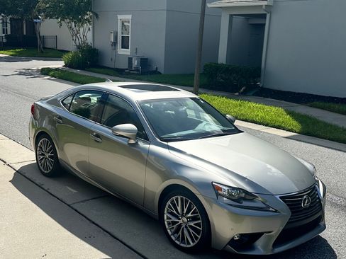 Used 2016 Lexus IS 200t w/ Premium Package RWD image 4