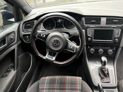 Used 2017 Volkswagen GTI S FWD image 10