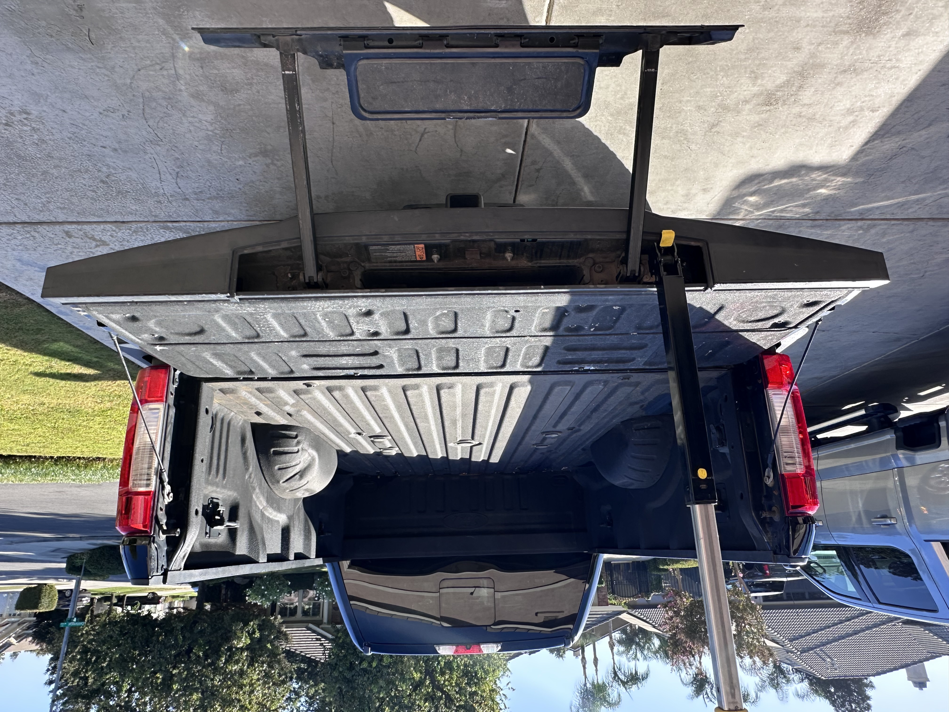 Used 2017 Ford F350 Lariat w/ Chrome Package AWD/4WD image 4