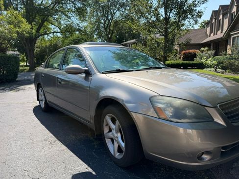 Used 2006 Nissan Altima 3.5 SE w/ (R01) Sport Pkg FWD image 2