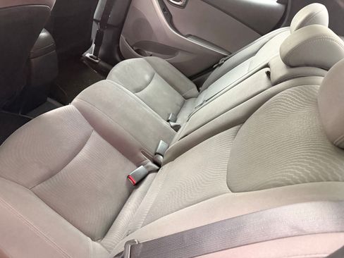 Used 2016 Hyundai Elantra SE FWD image 4
