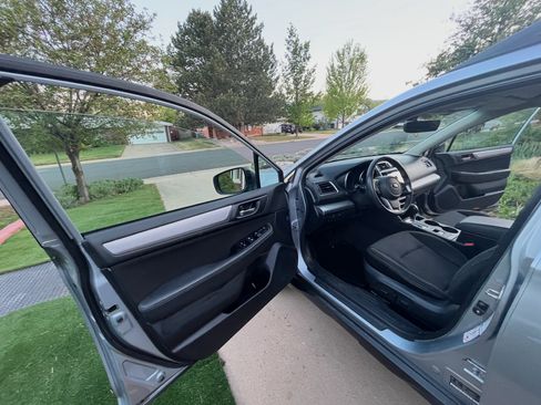 Used 2019 Subaru Outback 2.5i Premium AWD/4WD image 5