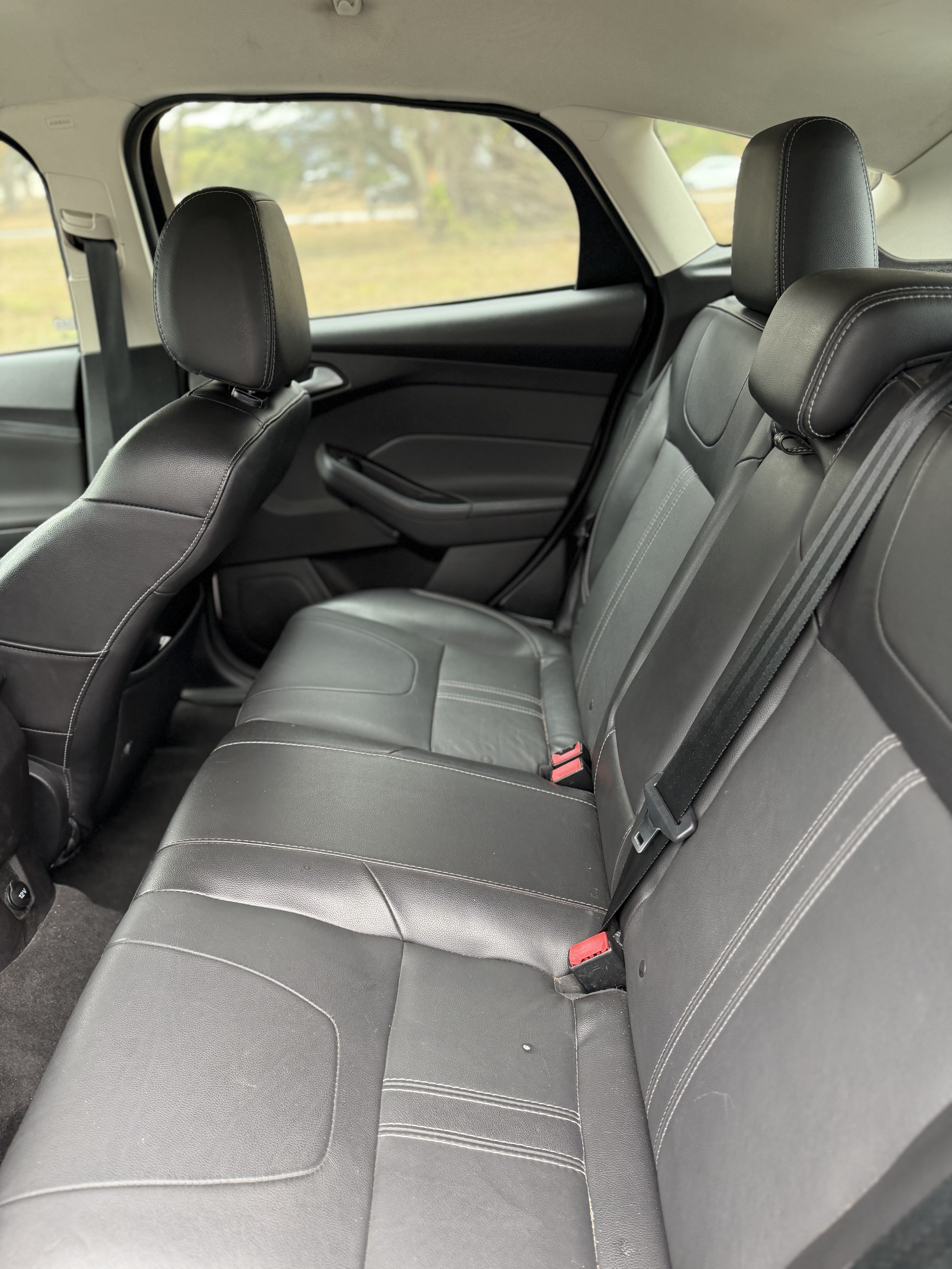 Used 2014 Ford Focus SE w/ Equipment Group 201A FWD image 5