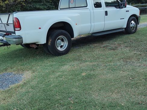 Used 1999 Ford F350 2WD SuperCab DRW Super Duty image 11