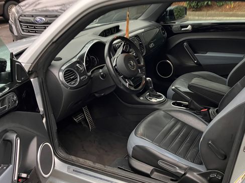 Used 2014 Volkswagen Beetle R-Line image 9