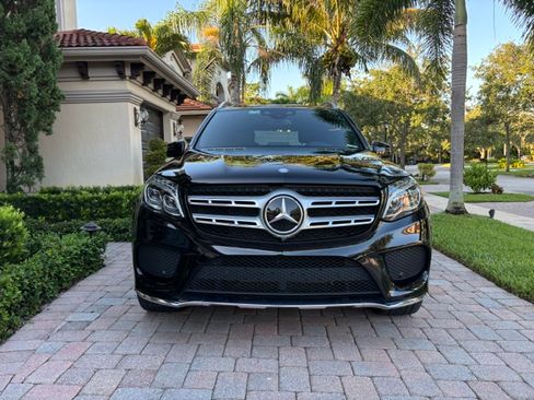 Used 2017 Mercedes-Benz GLS 550 4MATIC image 4