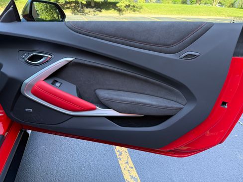Used 2021 Chevrolet Camaro ZL1 RWD image 25