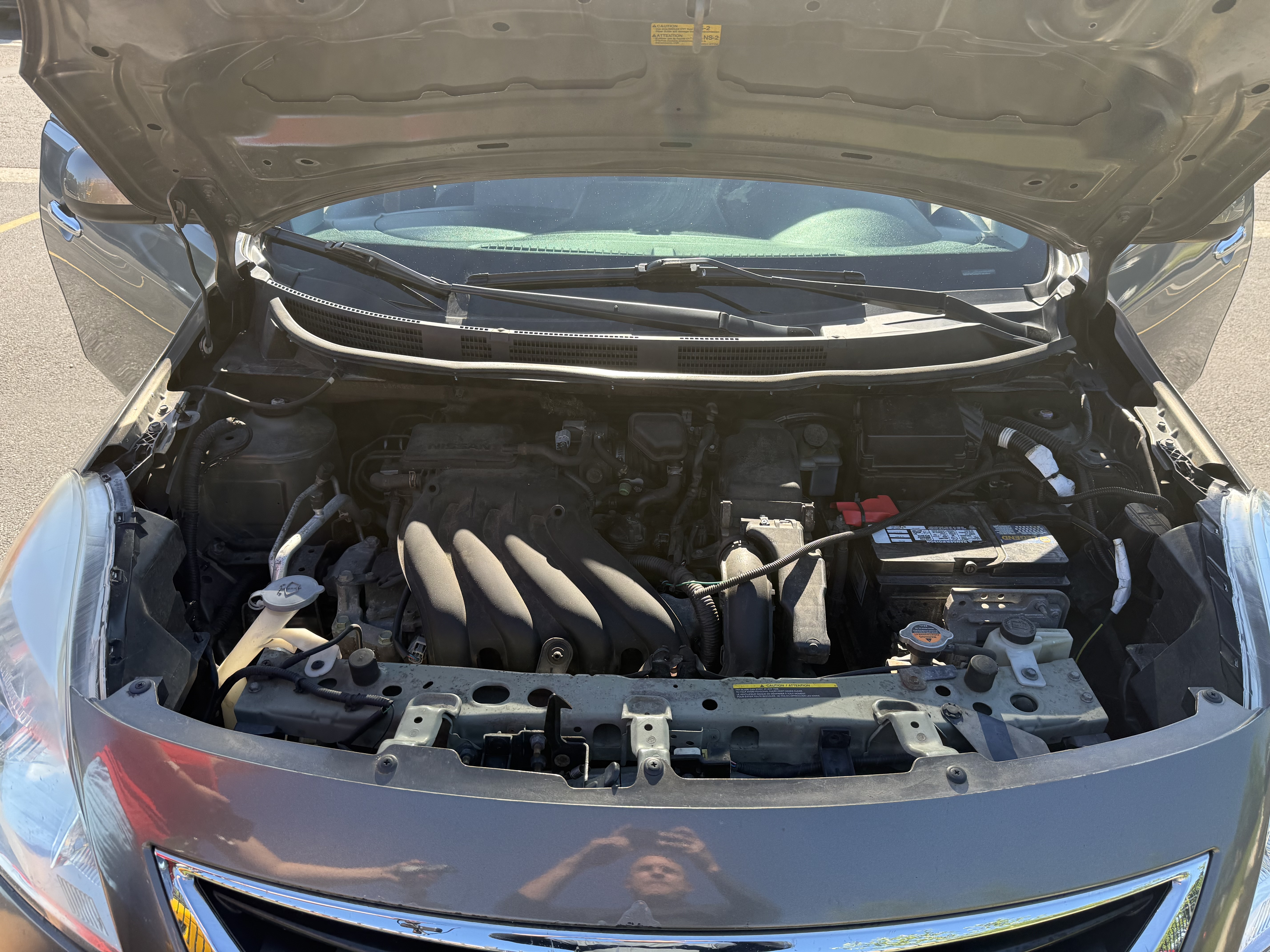 Used 2012 Nissan Versa SV FWD image 8