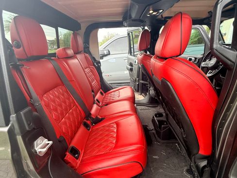 Used 2022 Jeep Gladiator Rubicon AWD/4WD image 11