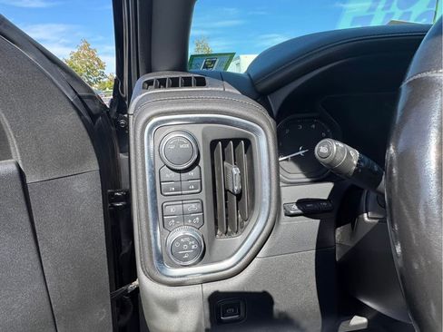 Used 2020 GMC Sierra 2500 SLT w/ SLT Premium Plus Package image 11