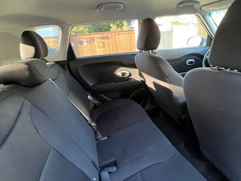 Used 2015 Kia Soul image 11