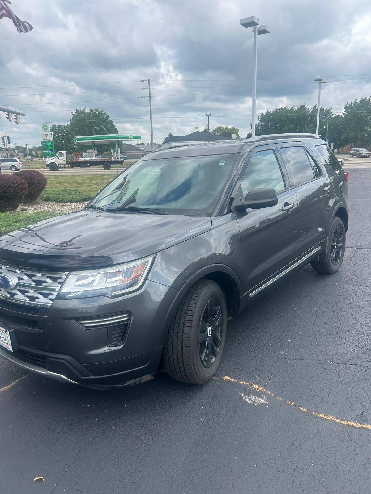 Used 2018 Ford Explorer XLT AWD/4WD image 4