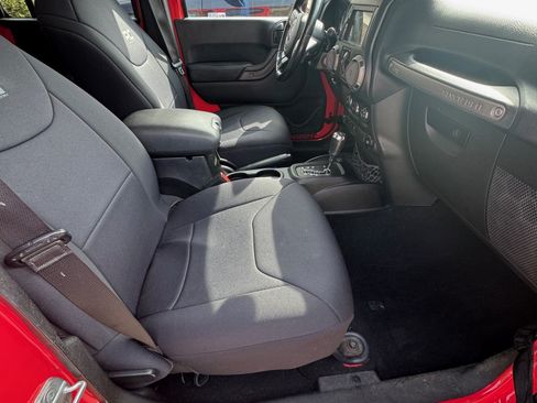 Used 2013 Jeep Wrangler Unlimited Sport image 6