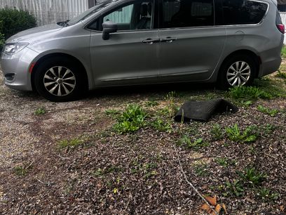 Used 2018 Chrysler Pacifica Touring-L