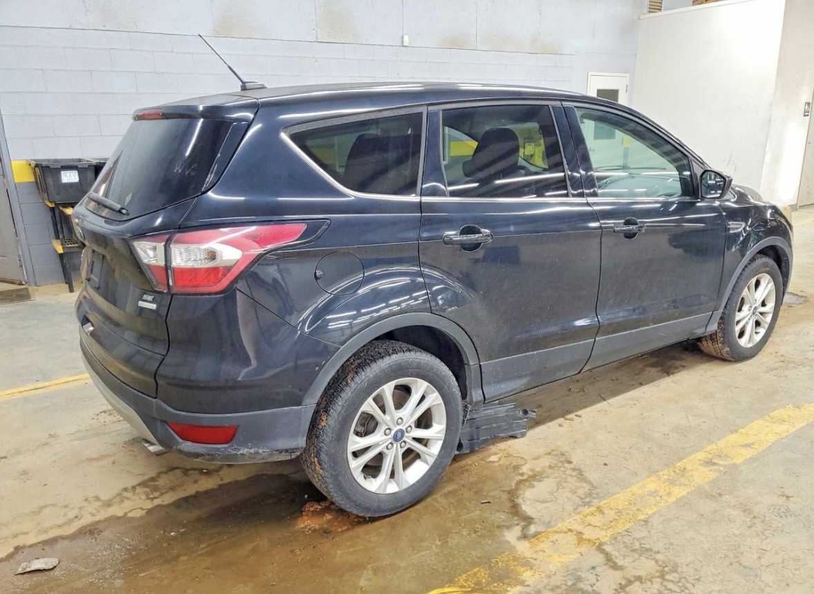 Used 2017 Ford Escape SE FWD image 12