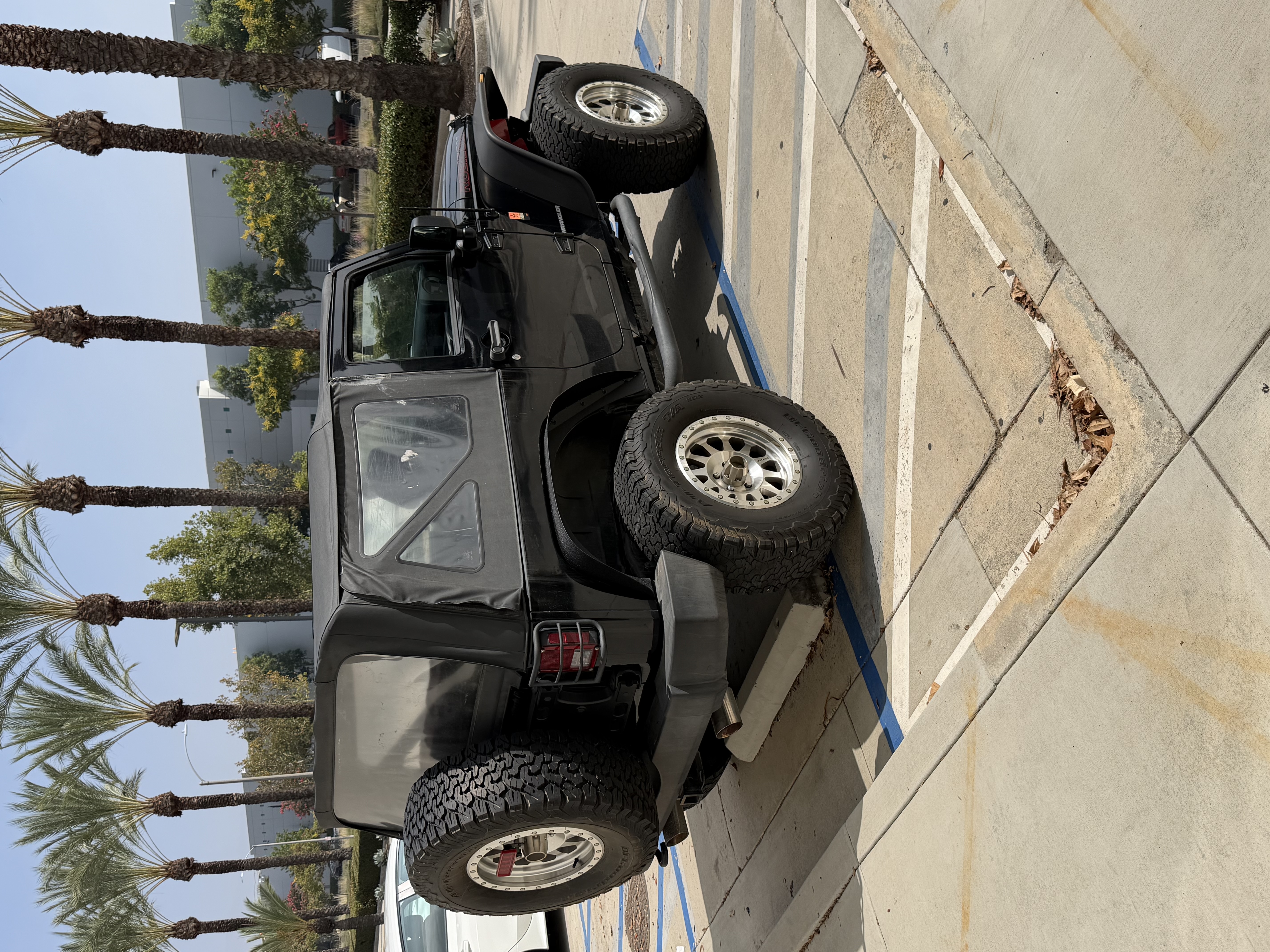 Used 2014 Jeep Wrangler Sport AWD/4WD image 2