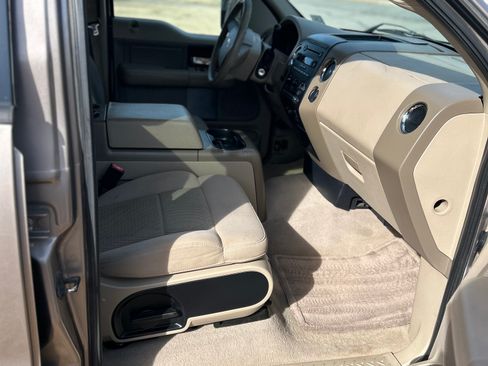 Used 2006 Ford F150 XLT image 8