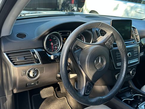 Used 2018 Mercedes-Benz GLS 550 4MATIC image 18