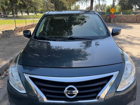 Used 2016 Nissan Versa S FWD image 9