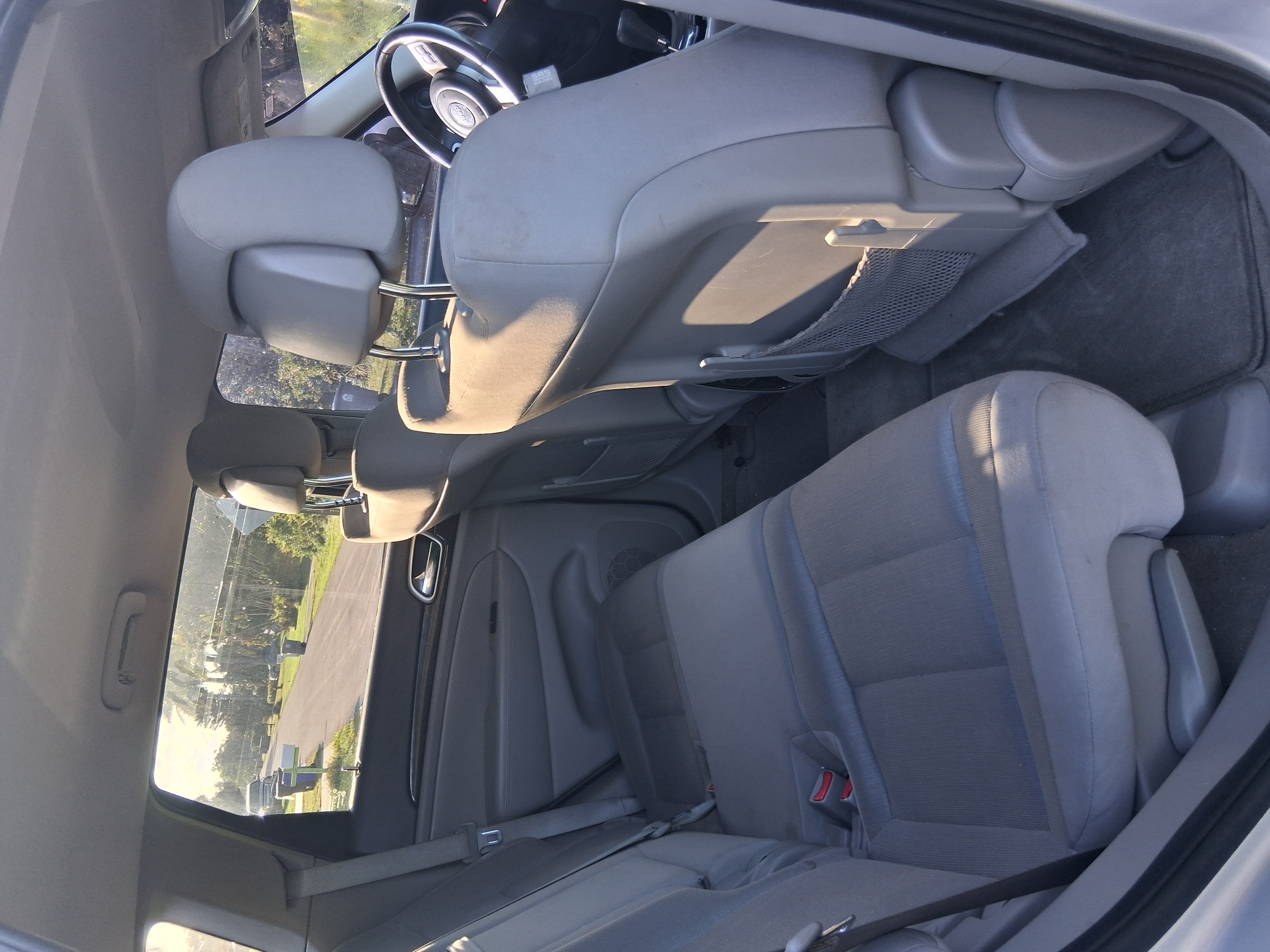 Used 2011 Jeep Grand Cherokee Laredo w/ Security & Convenience Group AWD/4WD image 11