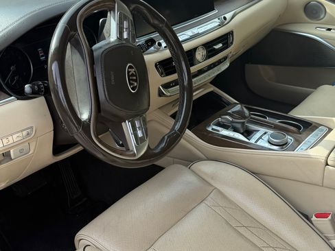 Used 2019 Kia K900 Luxury AWD/4WD image 13
