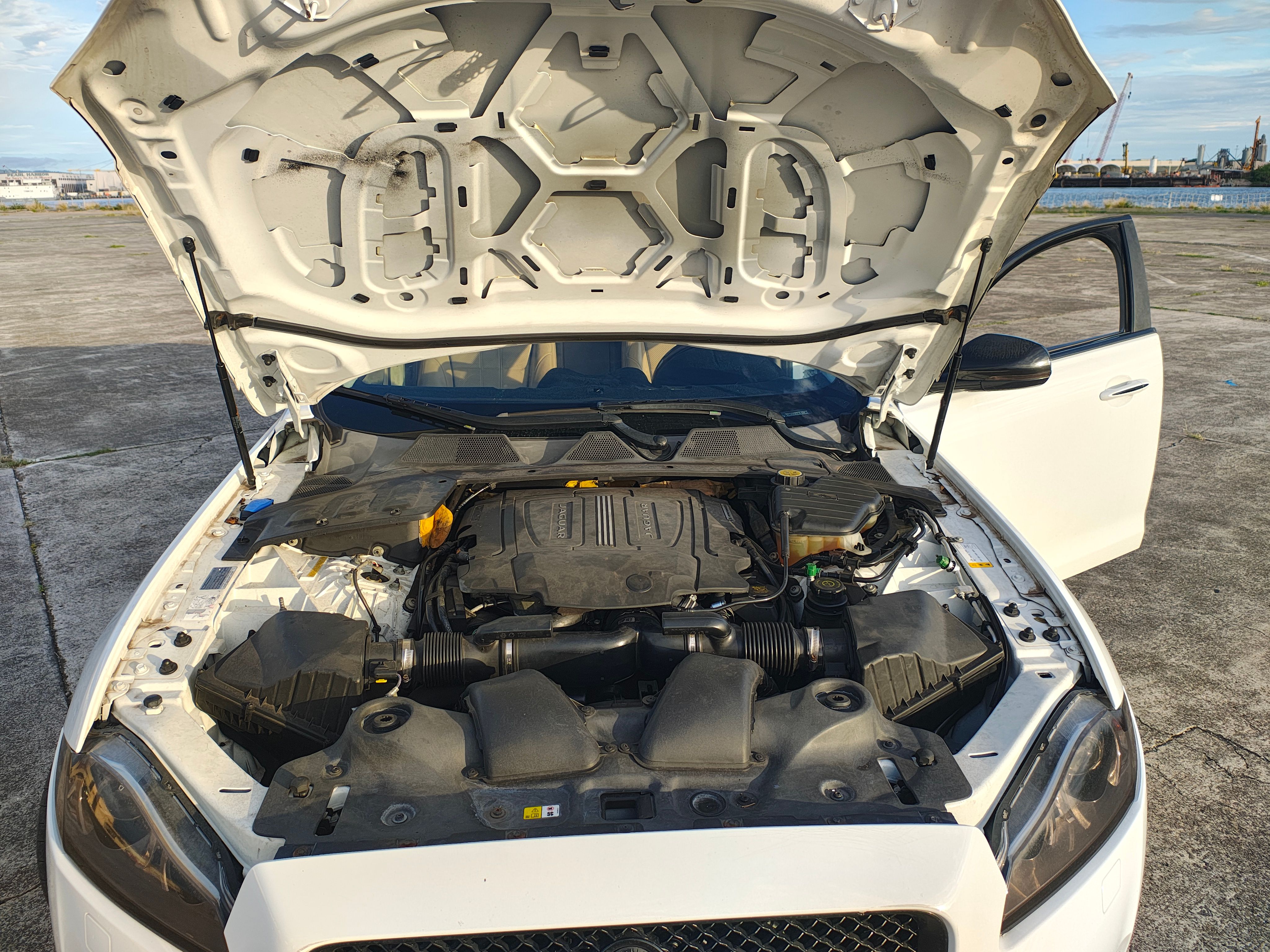 Used 2015 Jaguar XJ L Portfolio RWD image 6