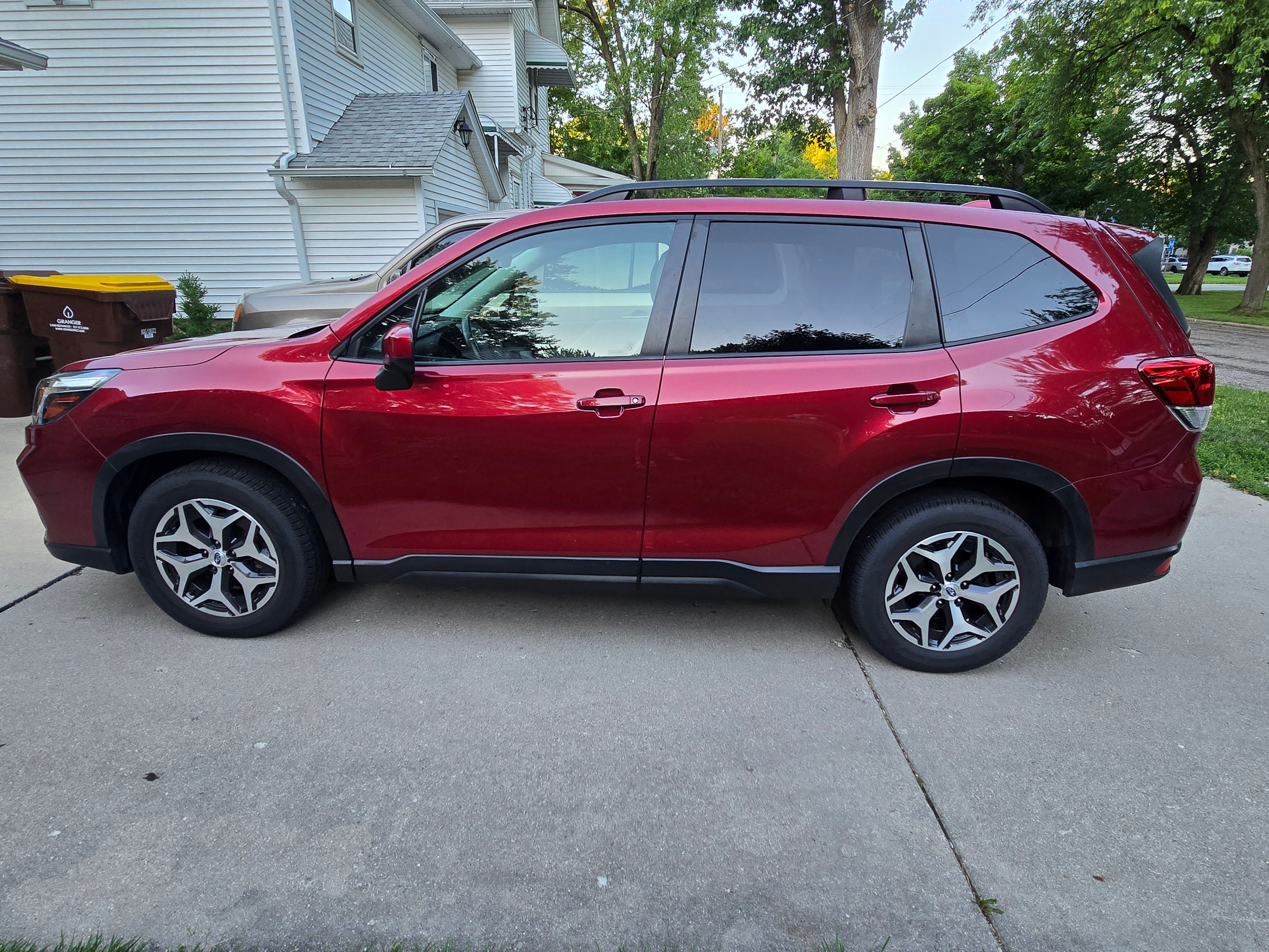 Used 2019 Subaru Forester Premium w/ All-Weather Package AWD/4WD image 1